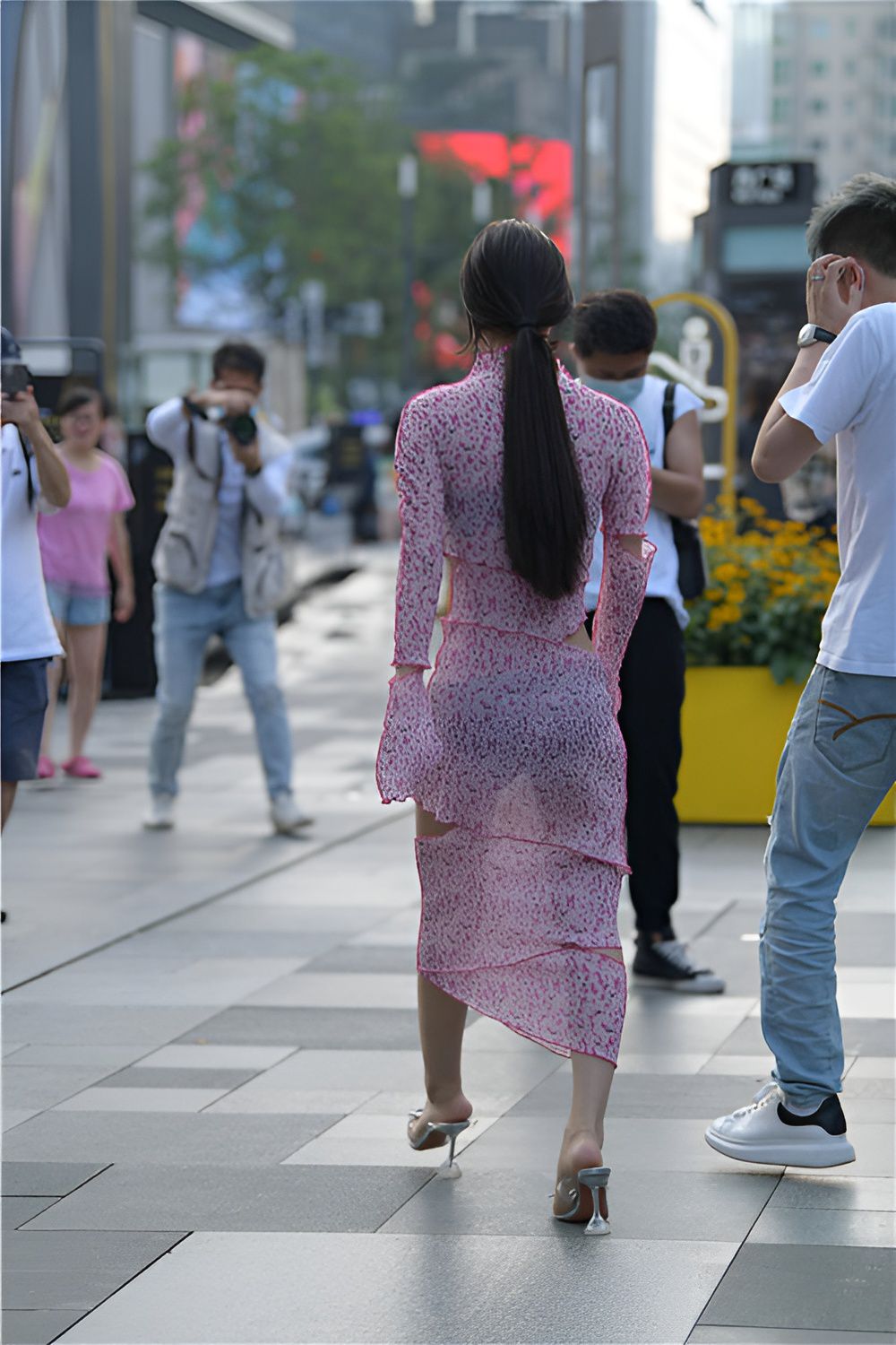 粉色长裙美女(79P)[0.99G/JPG]