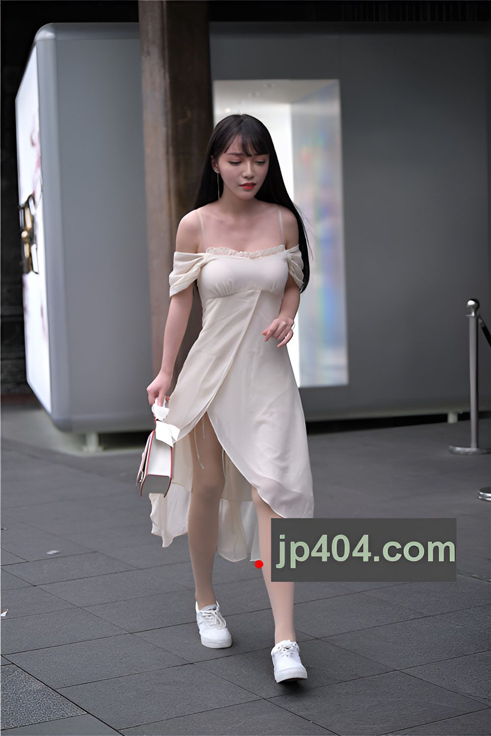 漂亮的美女小姐姐(58P)[768M/JPG]