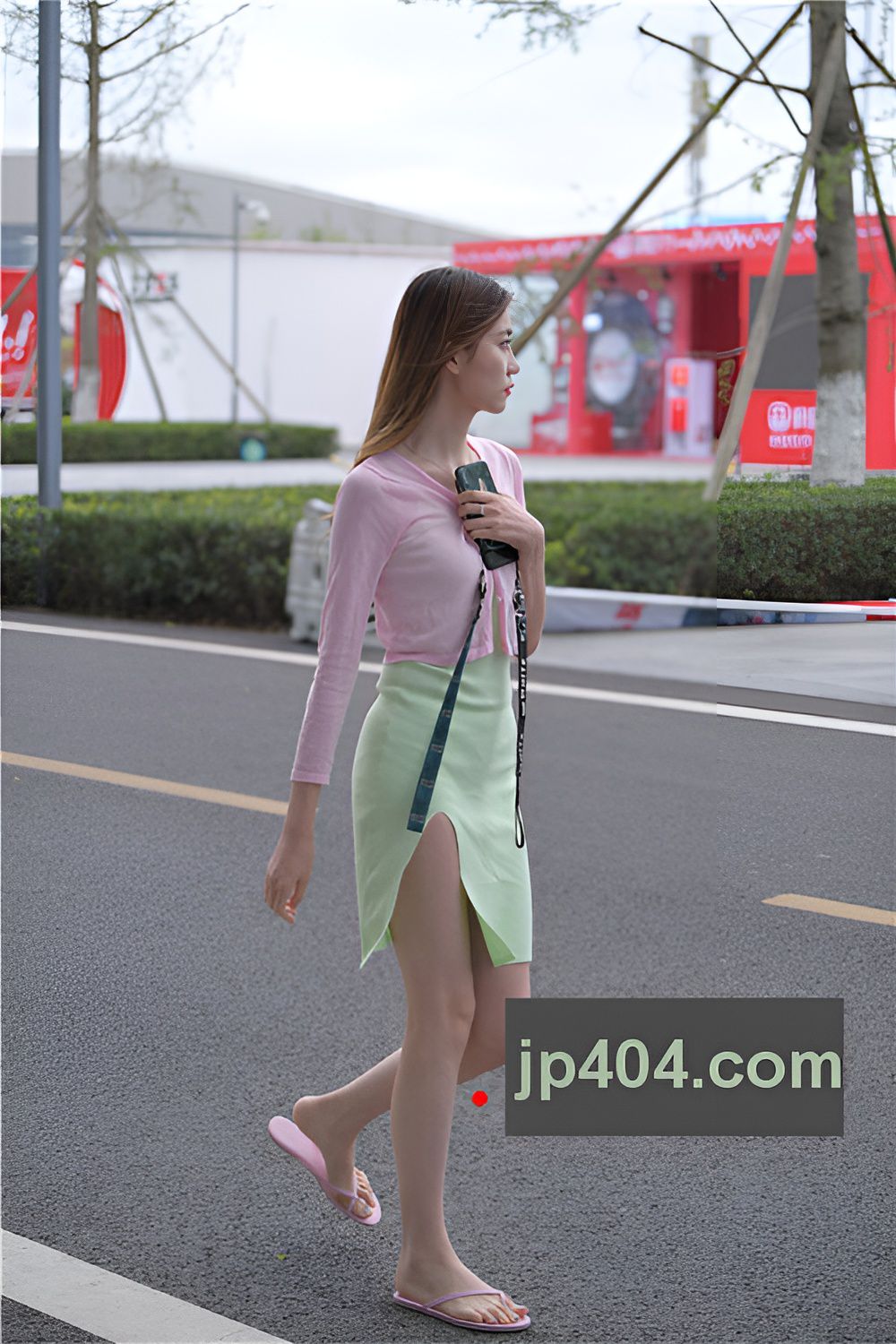 高腰开叉裙小姐姐(36P)[465M/JPG]