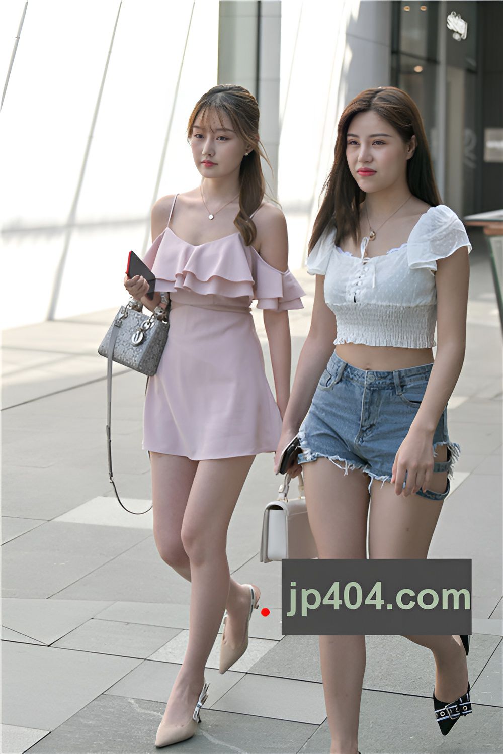 吊带粉裙美女(32P)[759M/JPG]