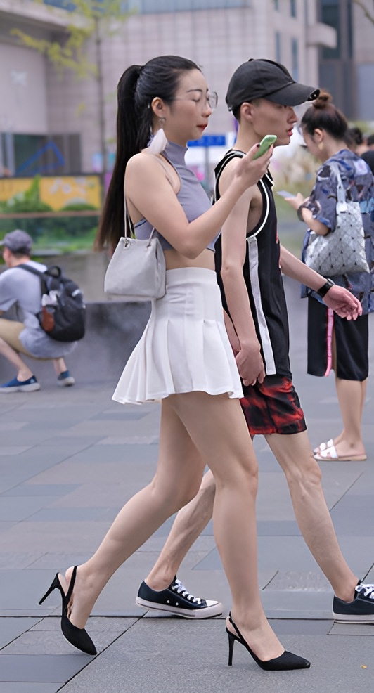 清凉妹子高清原图(30P)[334M/JPG]