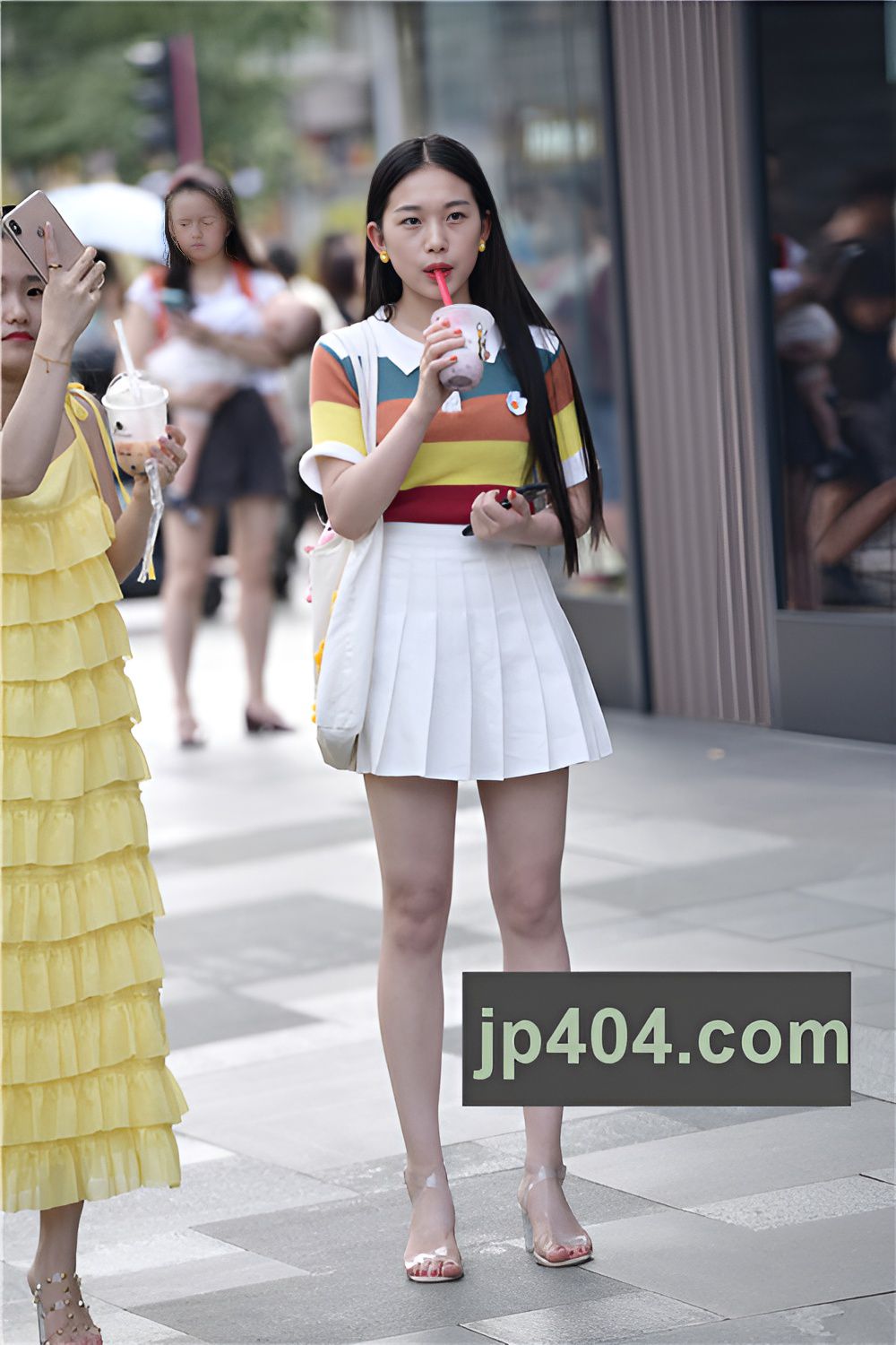 漂亮的白裙小姐姐(28P)[659M/JPG]