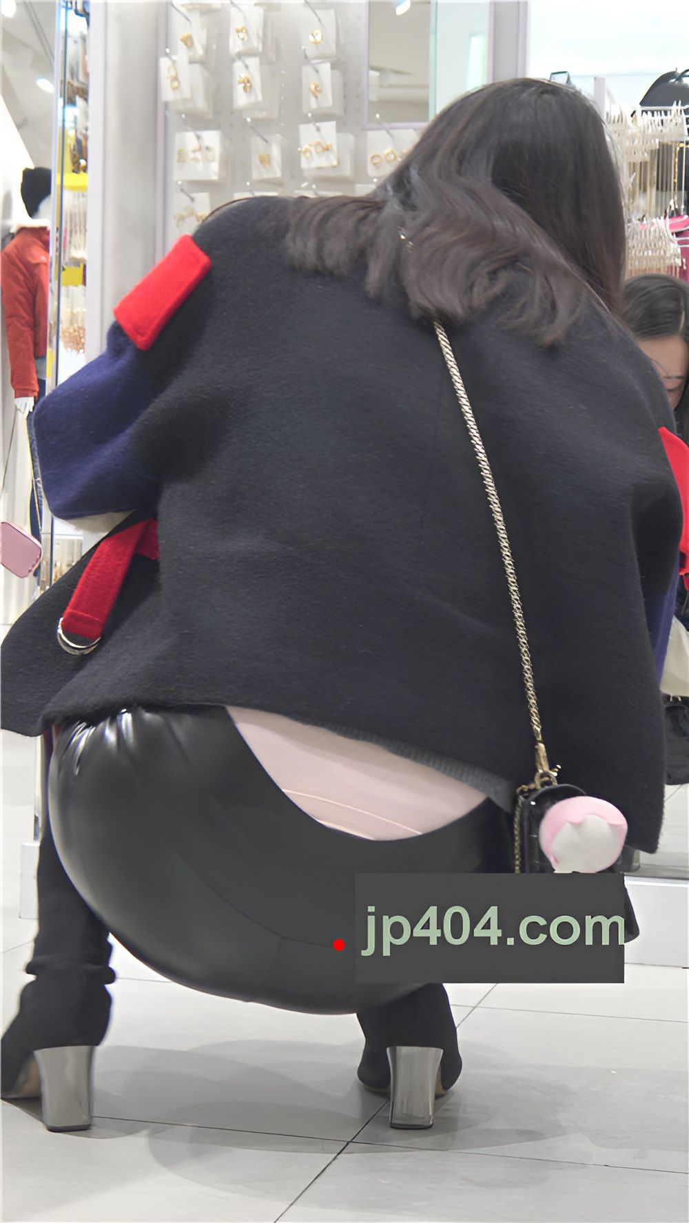 漂亮的黑色皮裤美女（一）[3.48G/MP4]