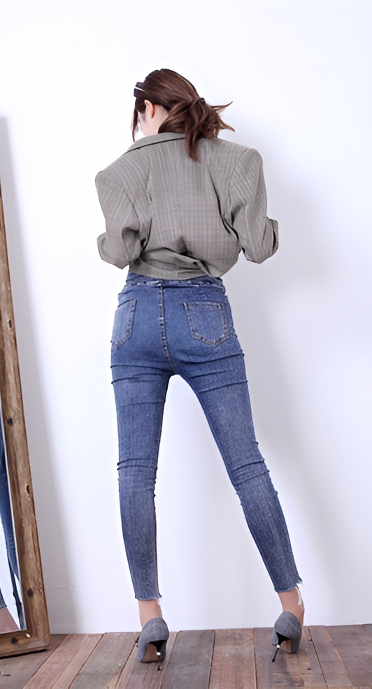 镜子前的牛仔裤MM(46P)[111M/JPG]