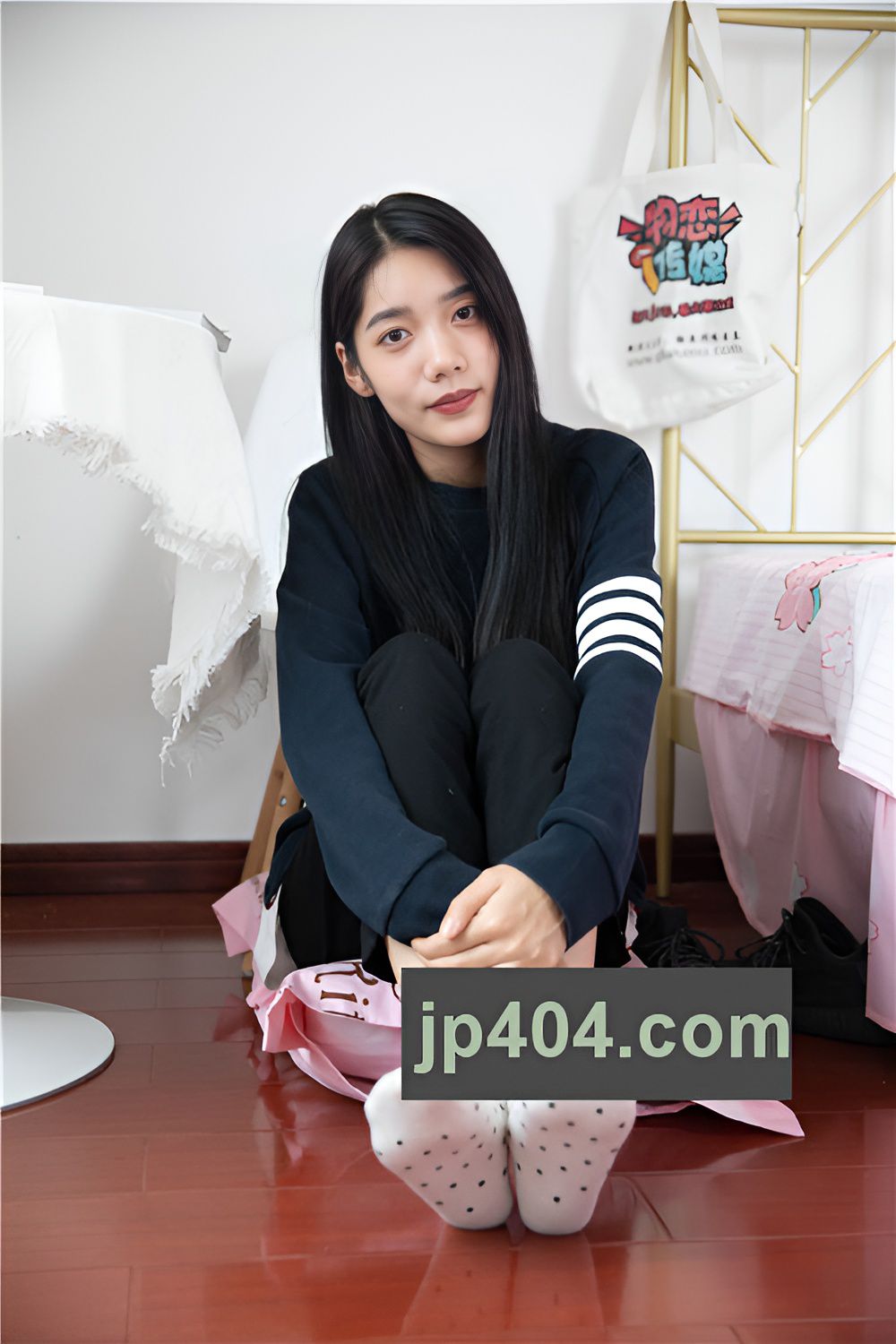 漂亮的美足小姐姐【套图+视频】