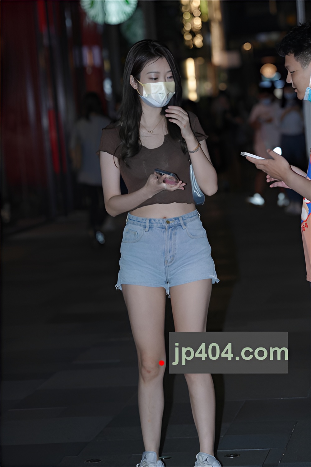 戴着口罩的露腰美女【套图+视频】