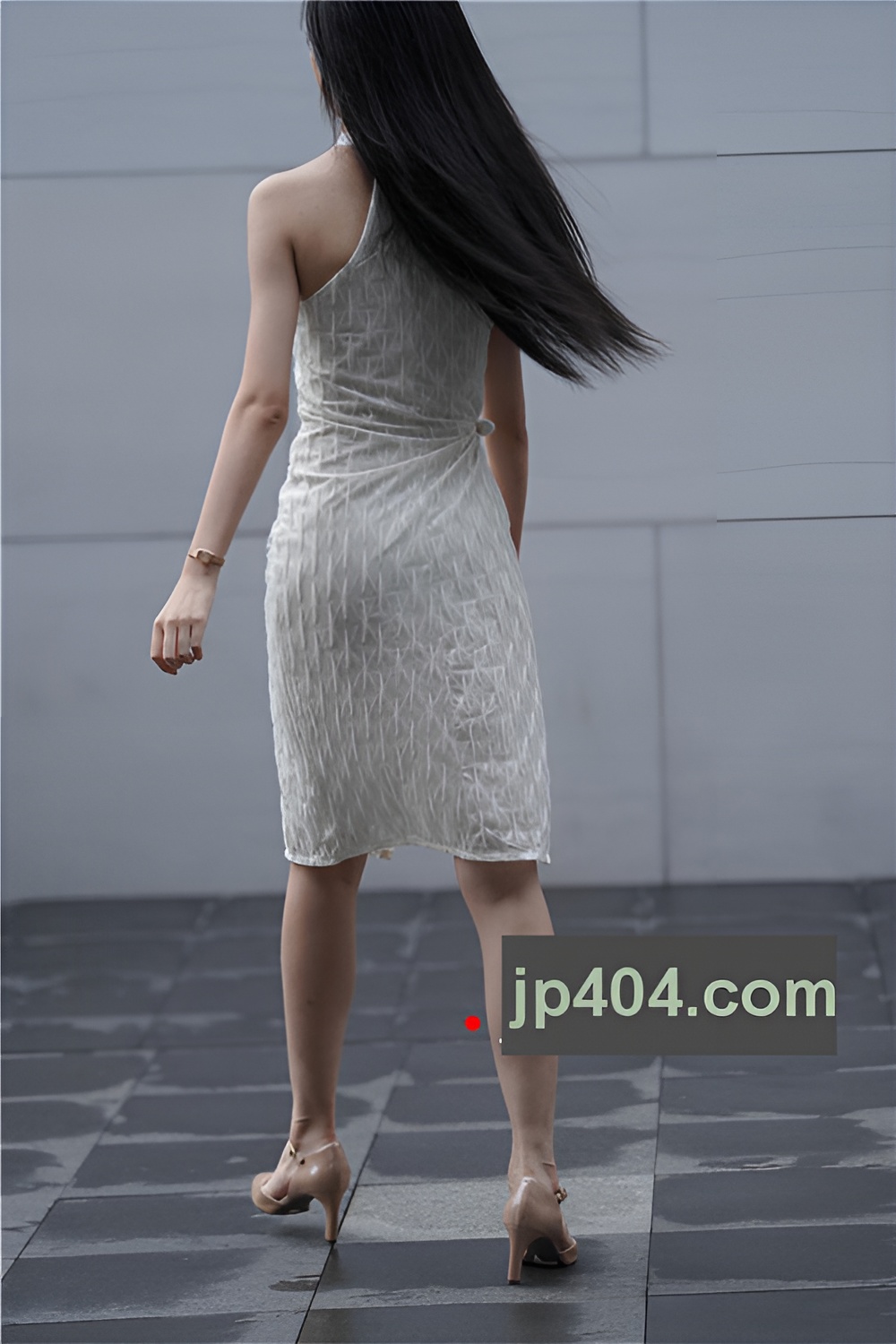 街拍长发连体裙美女【套图+视频】