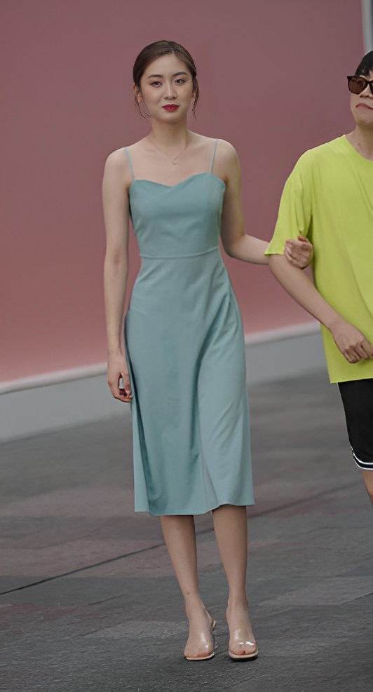 吊带长裙美女【套图+视频】