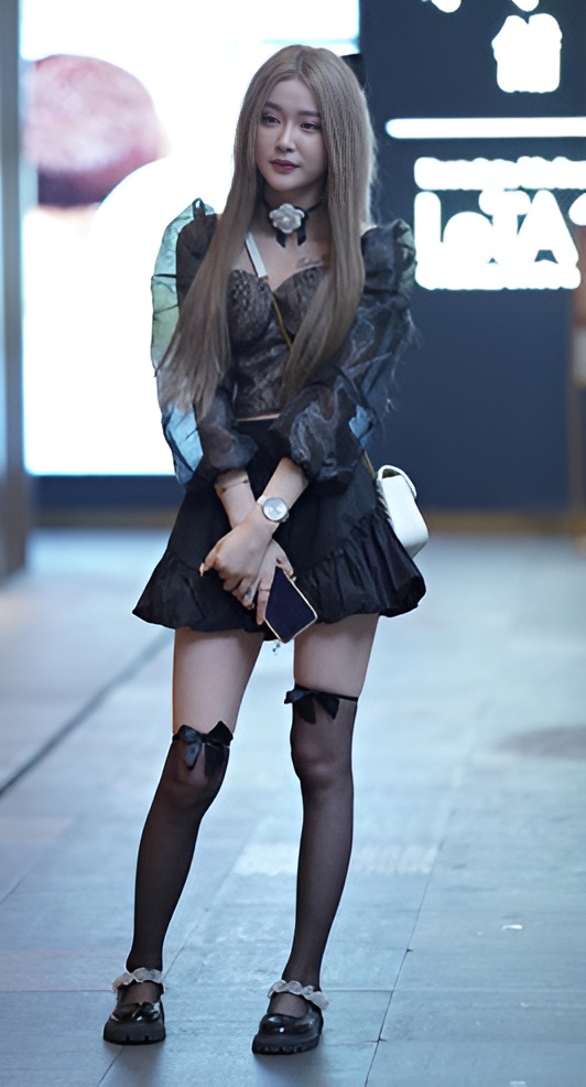 漂亮的黑裙美女【套图+视频】