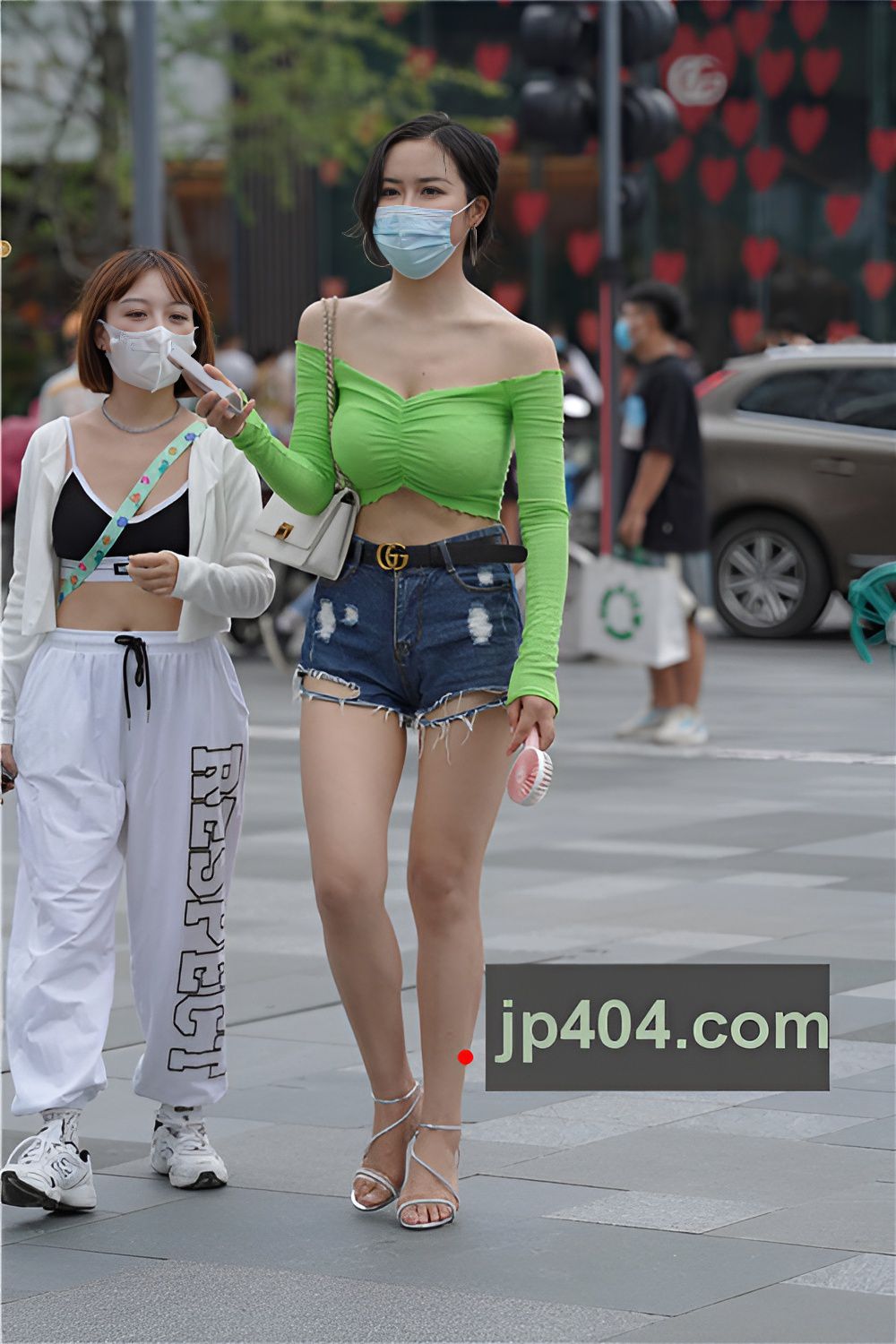 绿色一字抹胸装美妇【套图+视频】