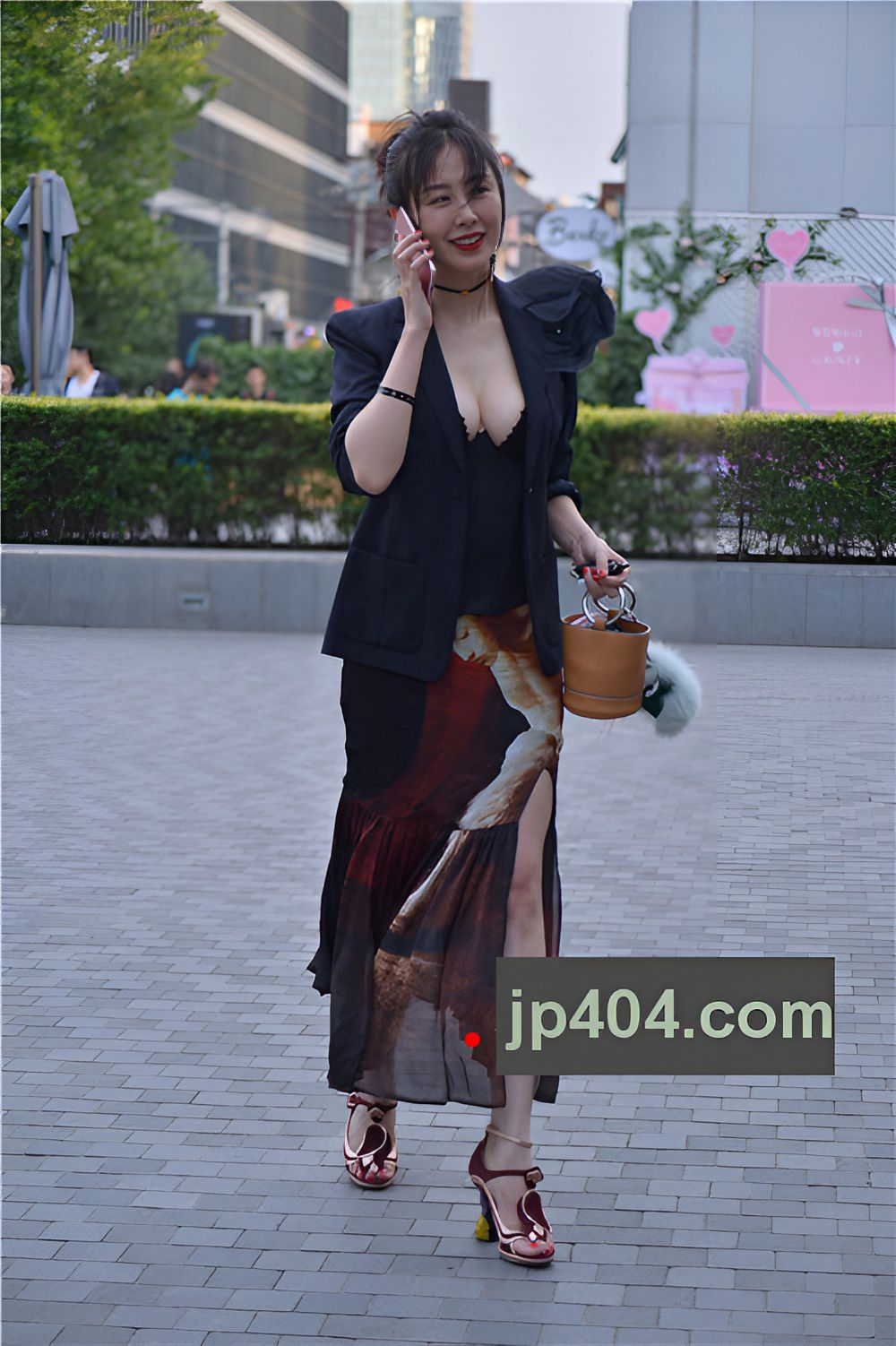 漂亮的长腿美女(38P)[261M/JPG]