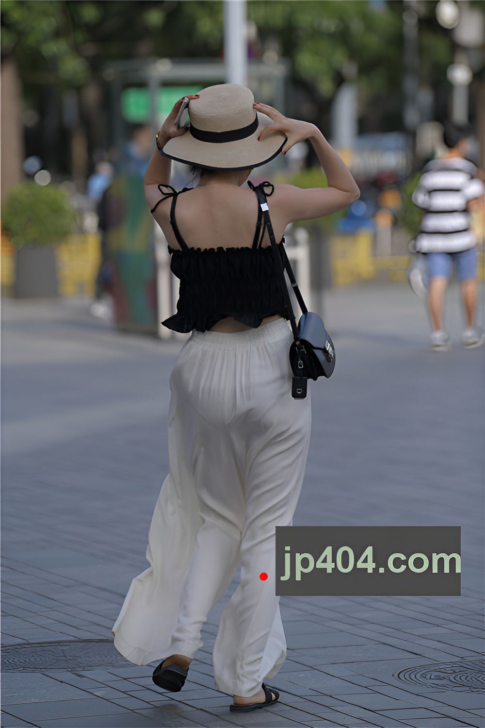 白色长裤妹子(42P)[900M/JPG]