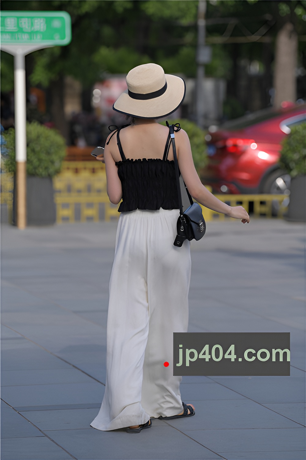 白色长裤妹子(42P)[900M/JPG]