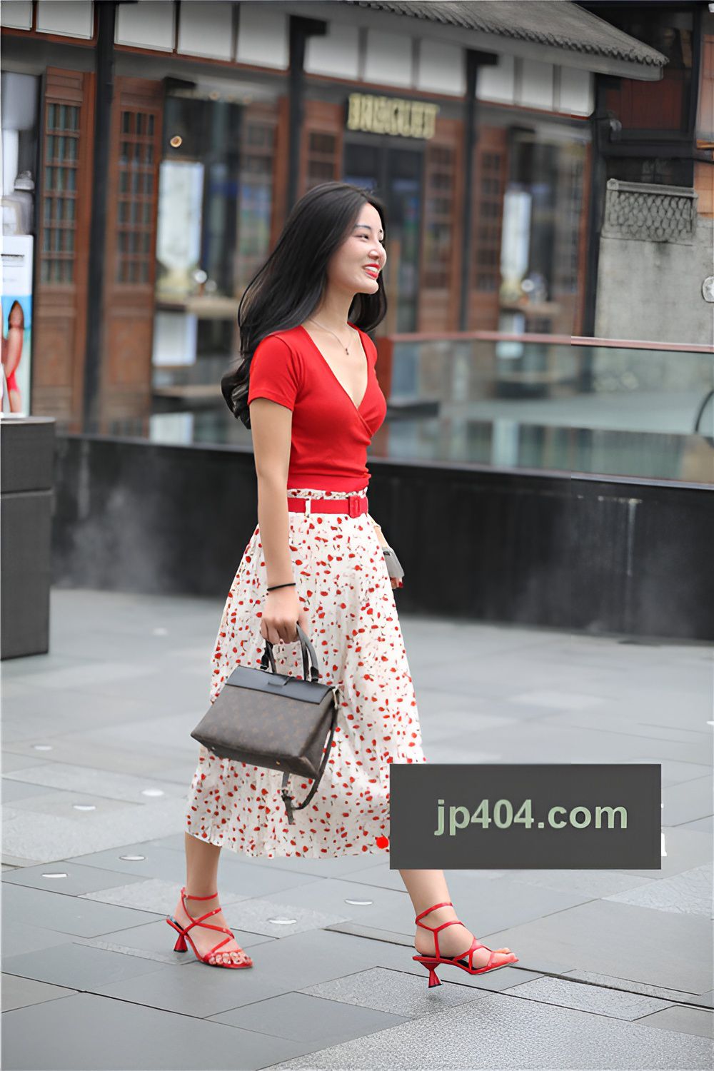 漂亮的红衣长裙小姐姐(39P)[337M/JPG]