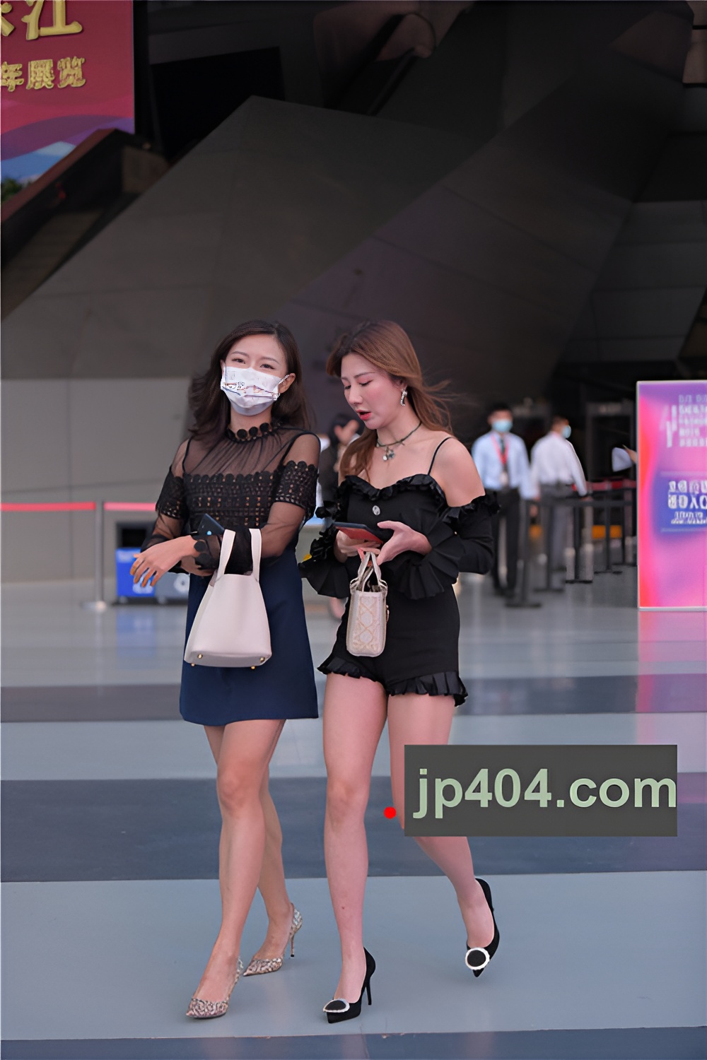 两个漂亮的小姐姐(44P)[1.04G/JPG]