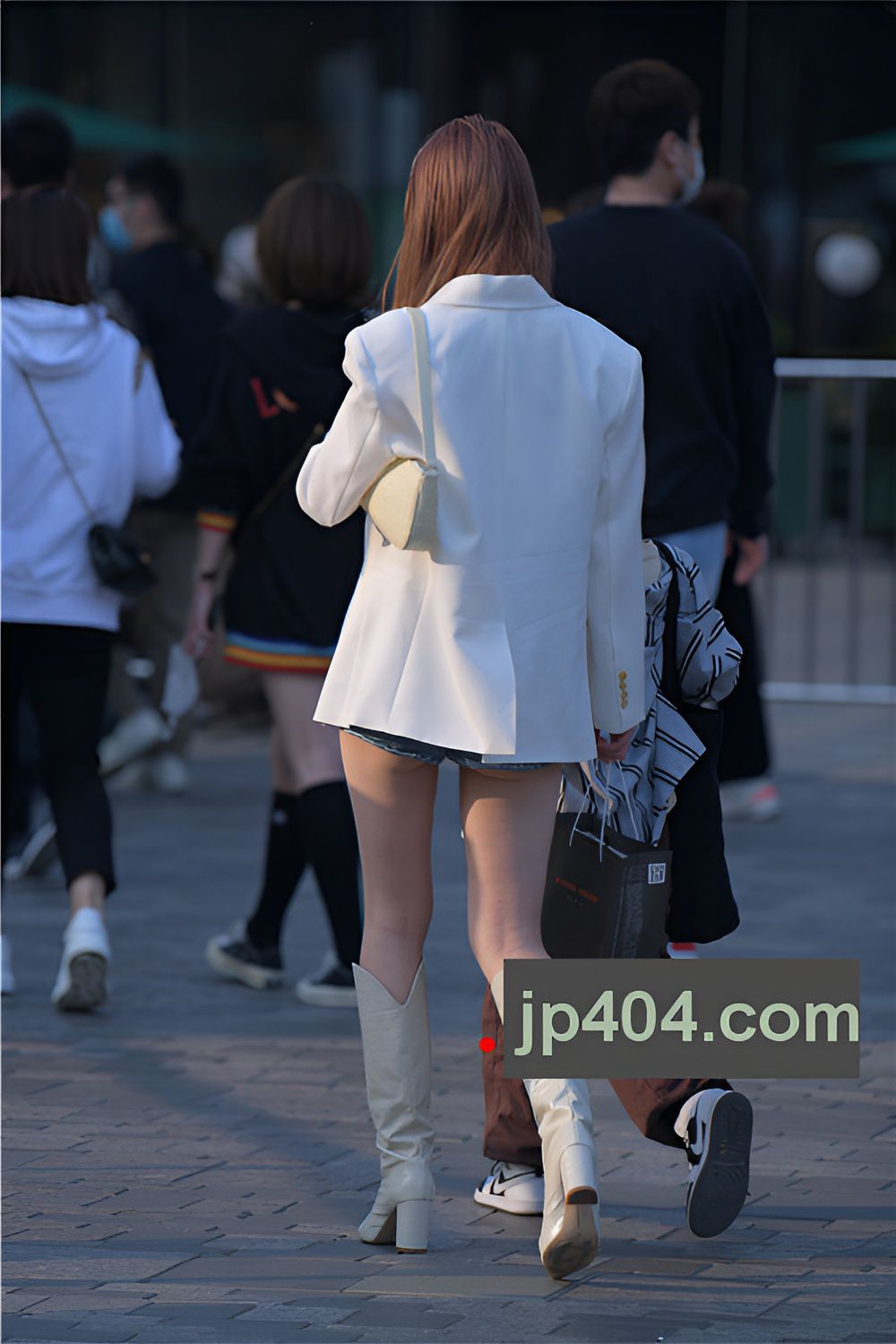 玩手机的妹子(146P)[3.15G/JPG]