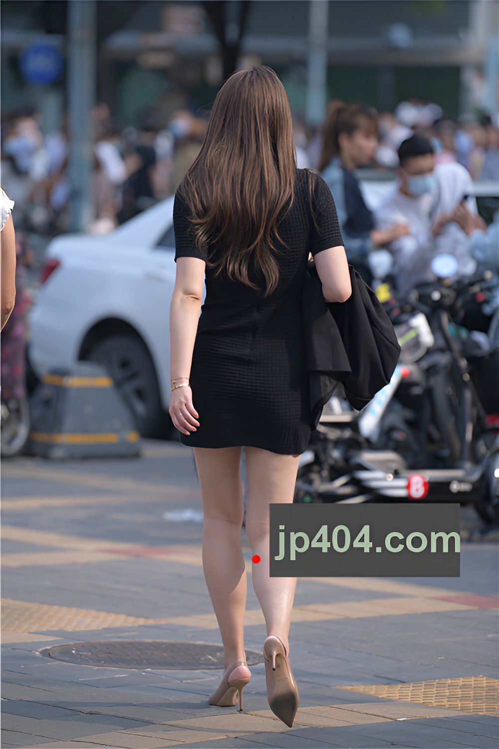 连体衣气质小姐姐(70P)[1.55G/JPG]