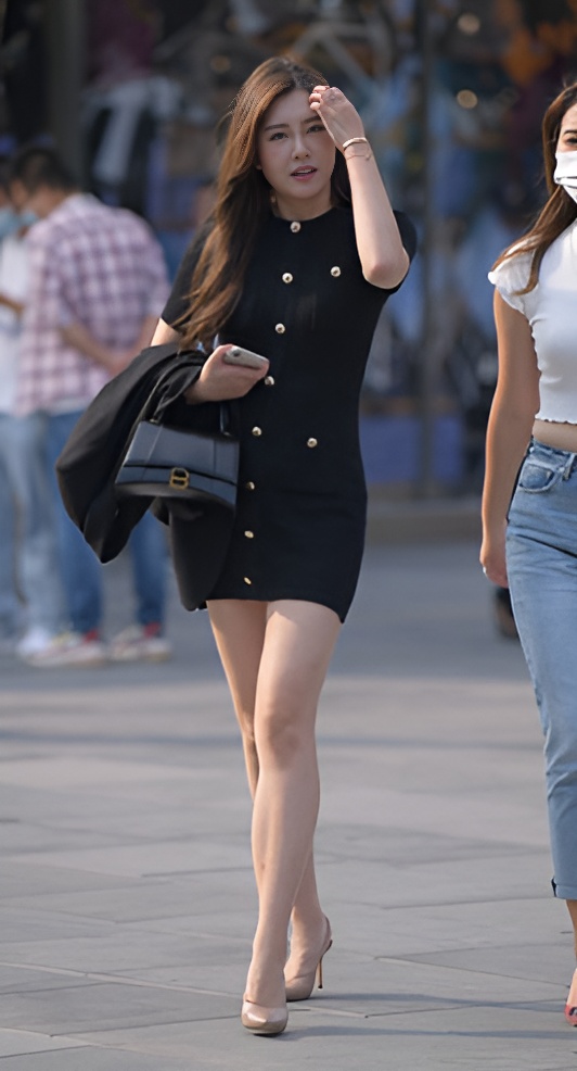 连体衣气质小姐姐(70P)[1.55G/JPG]