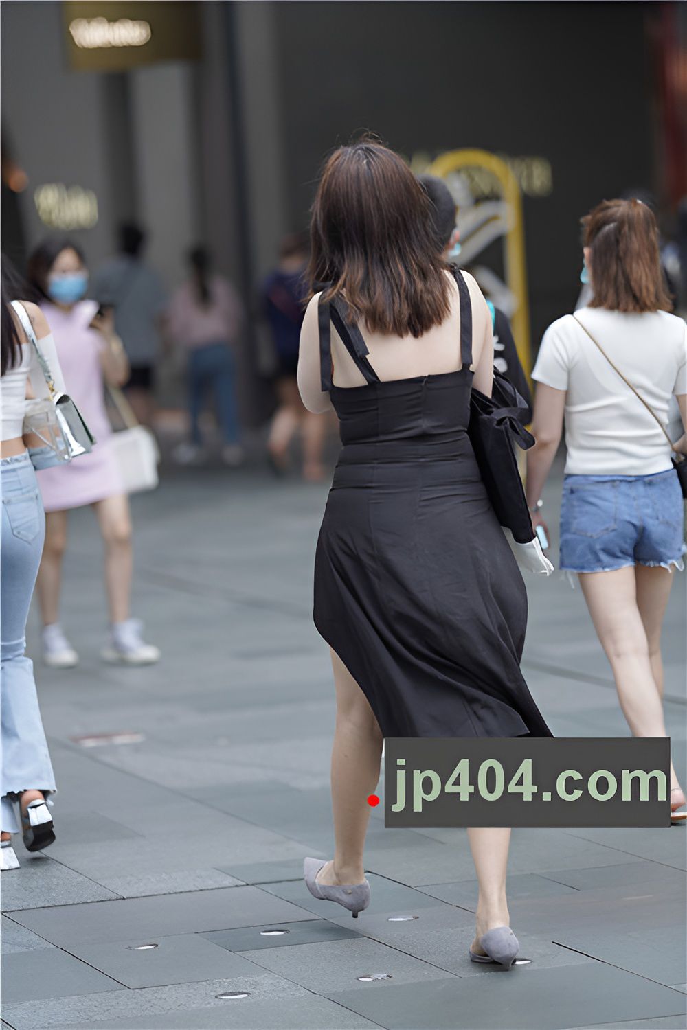 丰腴黑裙妹子(104P)[859M/JPG]