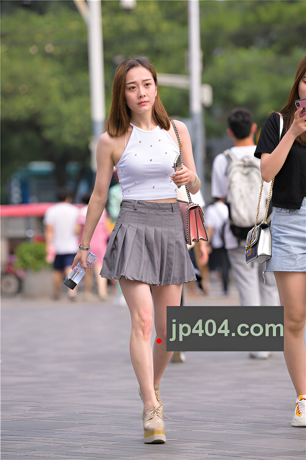 百褶裙妹子(29P)[678M/JPG]