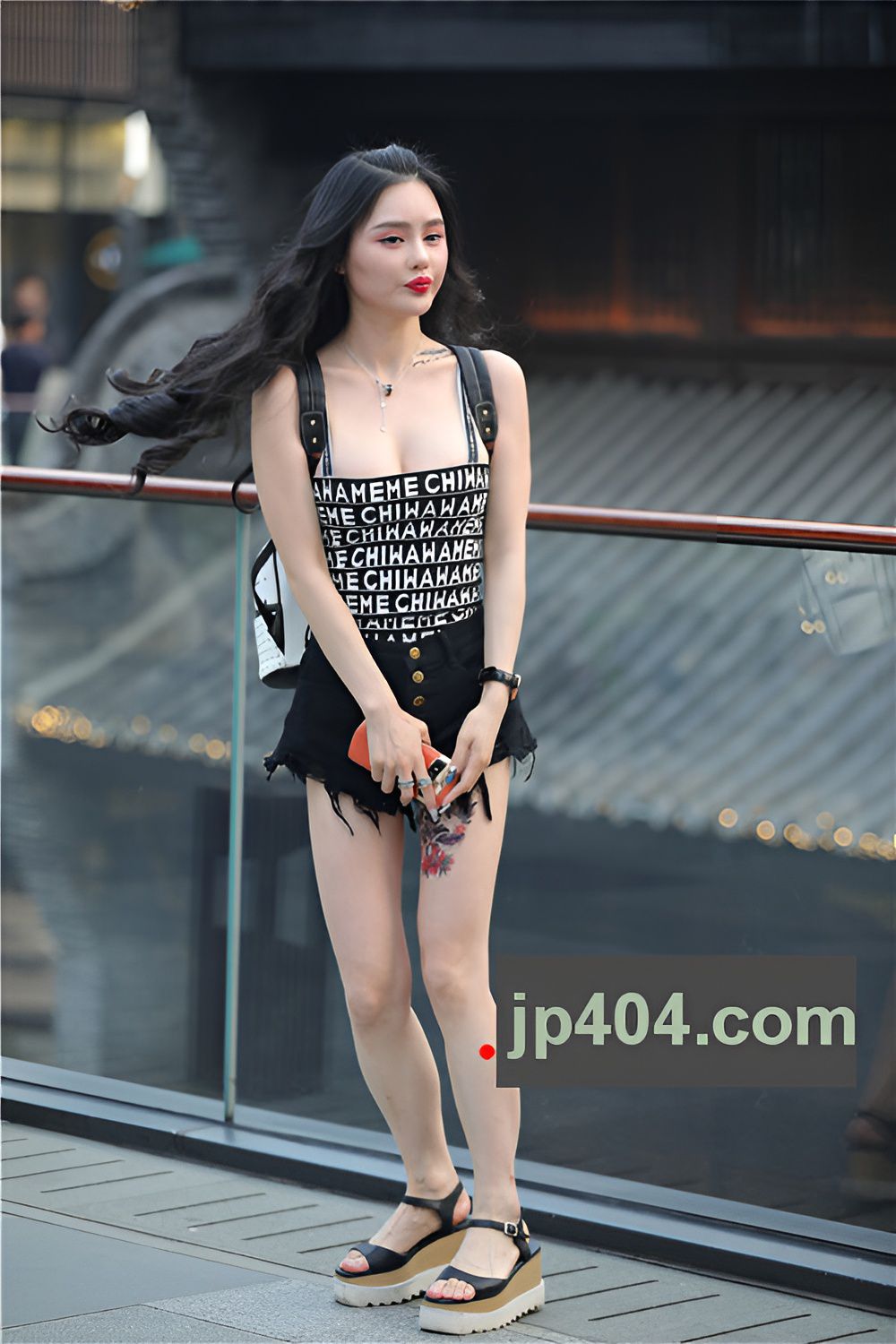 漂亮的红唇妹子(35P)[298M/JPG]