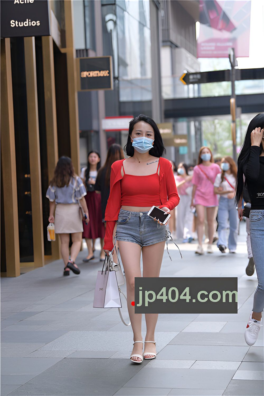 红衣妹子(70P)[1.52G/JPG]