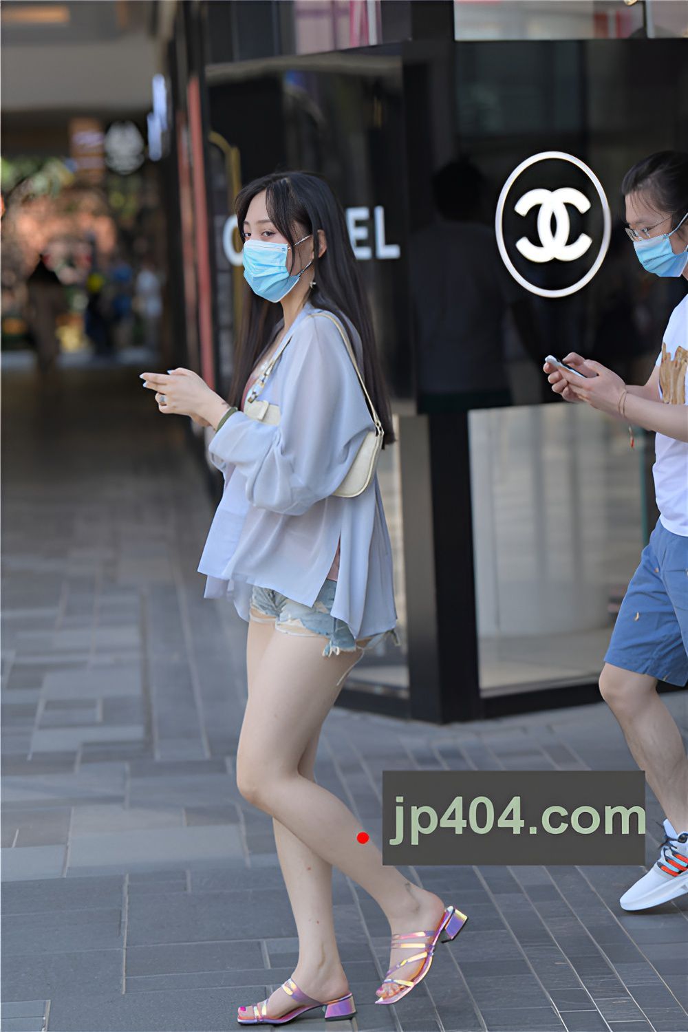 漂亮的美腿小姐姐(48P)[934M/JPG]