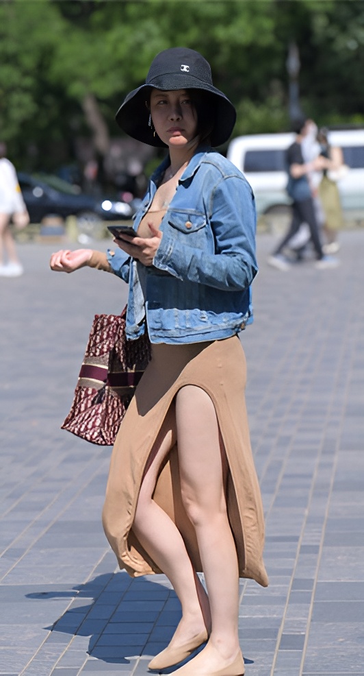 开叉长裙妹子(61P)[1.18G/JPG]