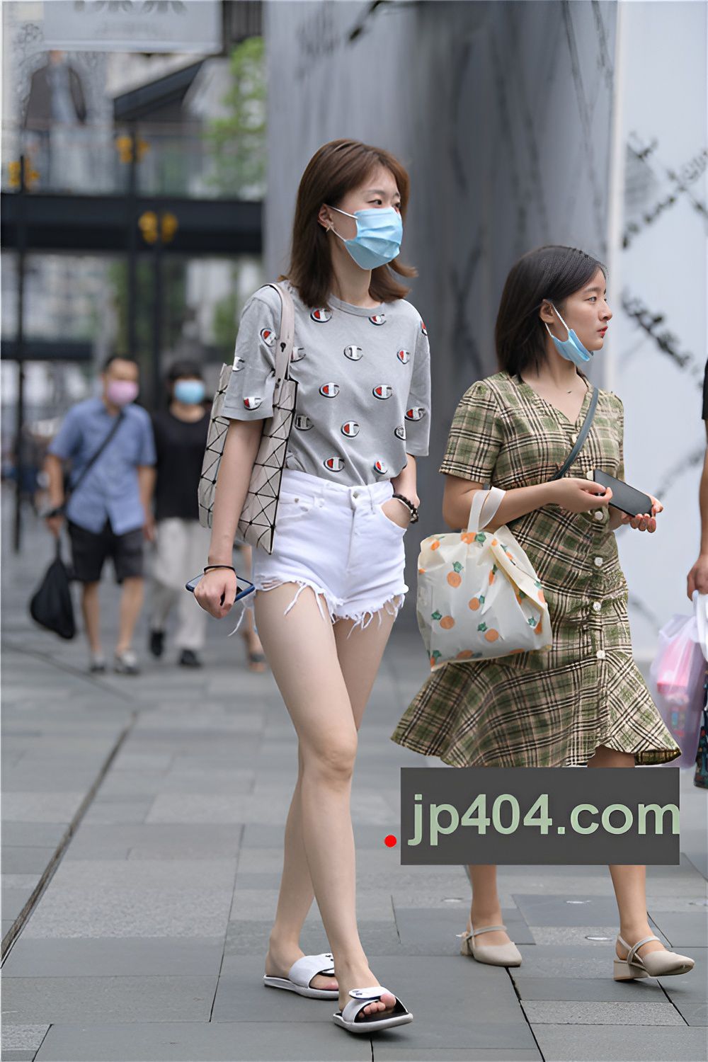 白色热裤妹子(89P)[1.89G/JPG]