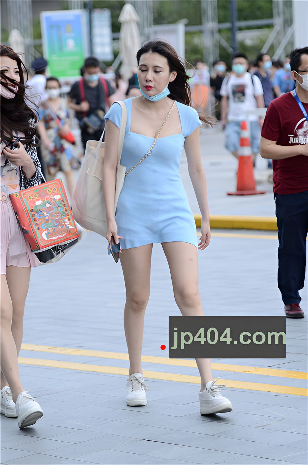 蓝裙小姐姐(20P)[130M/JPG]