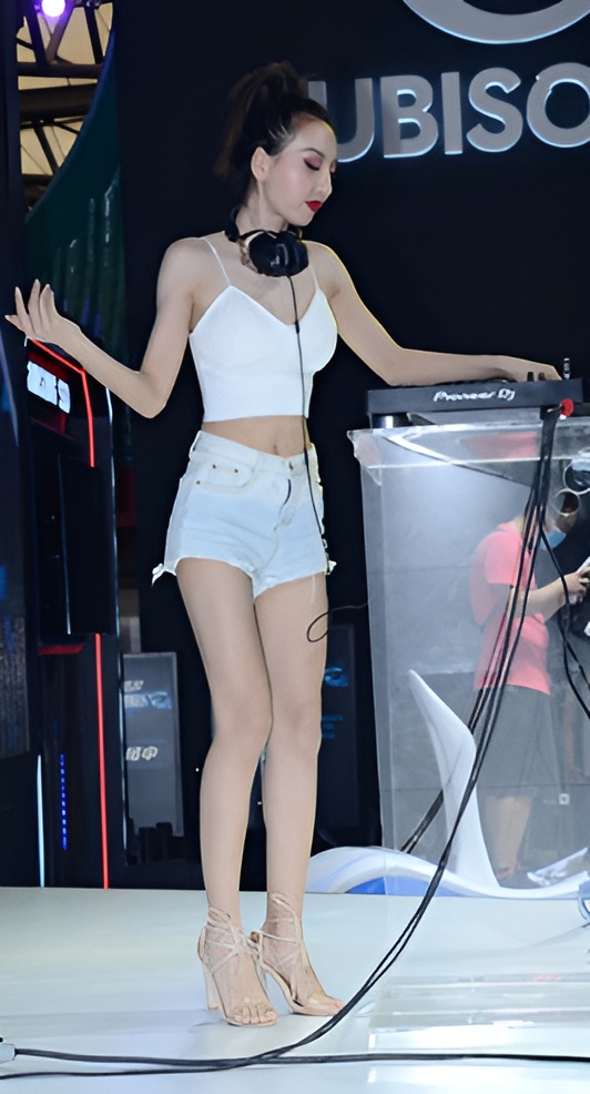 DJ小姐姐(28P)[201M/JPG]