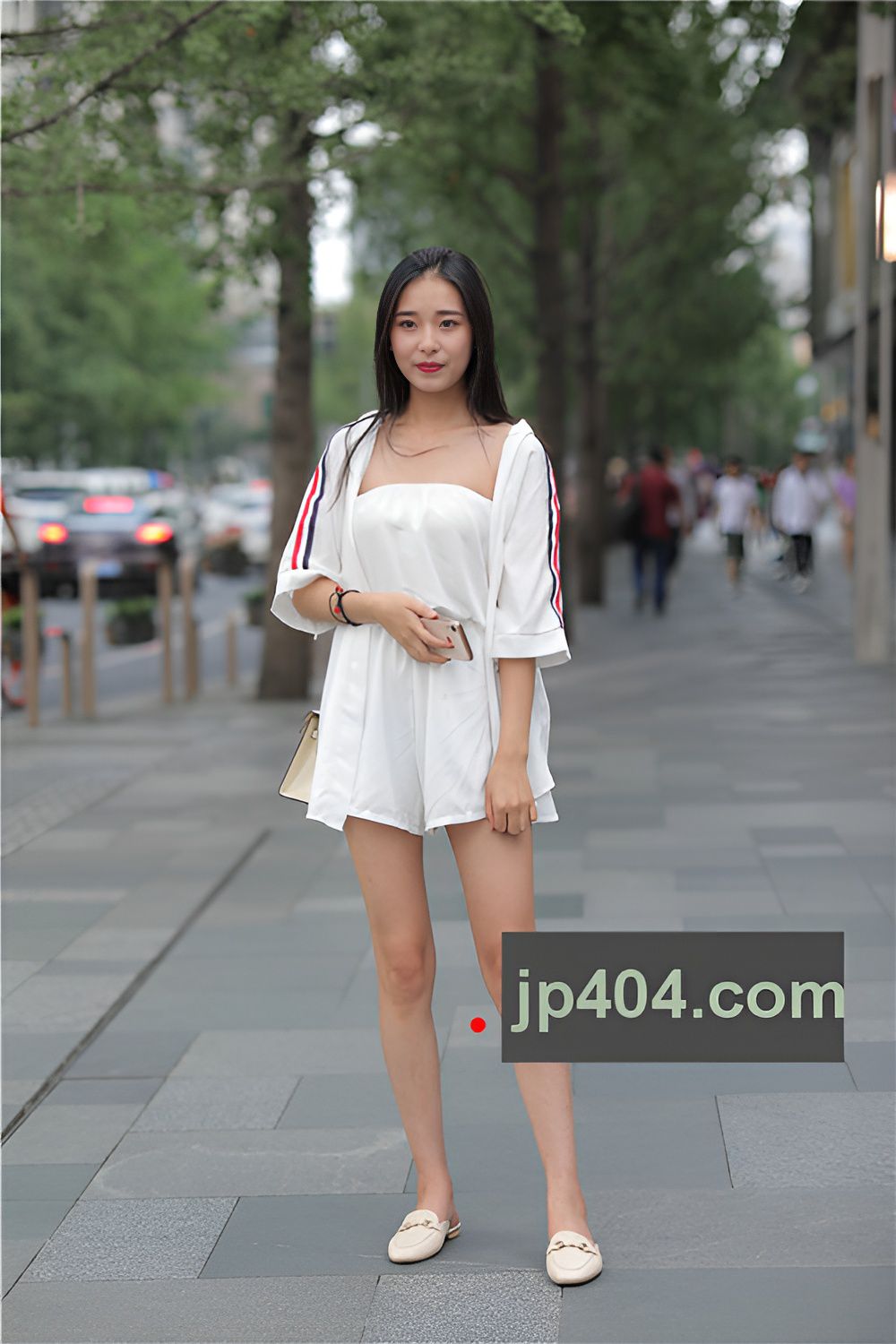 漂亮的一字抹胸装小姐姐(41P)[316M/JPG]