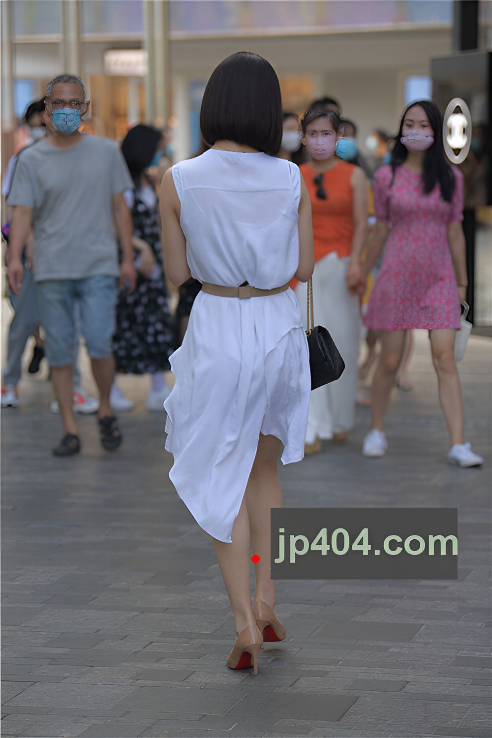 白裙短发美女(91P)[2.12G/JPG]