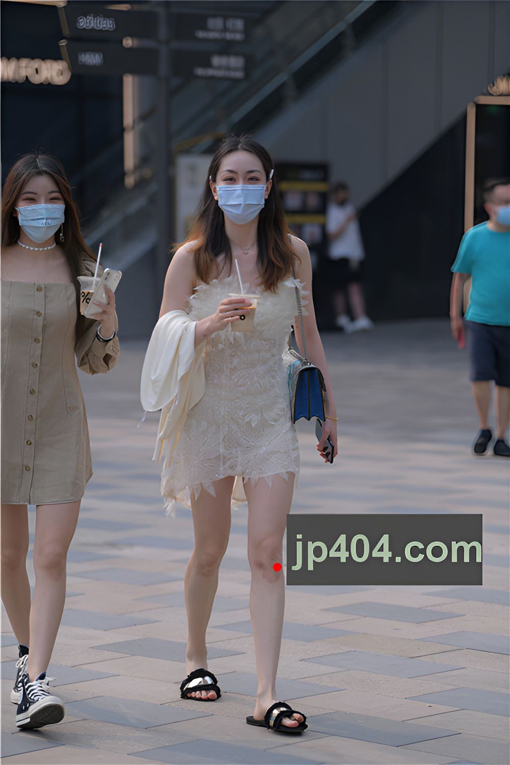 漂亮的白裙妹子(286P)[7.11G/JPG]