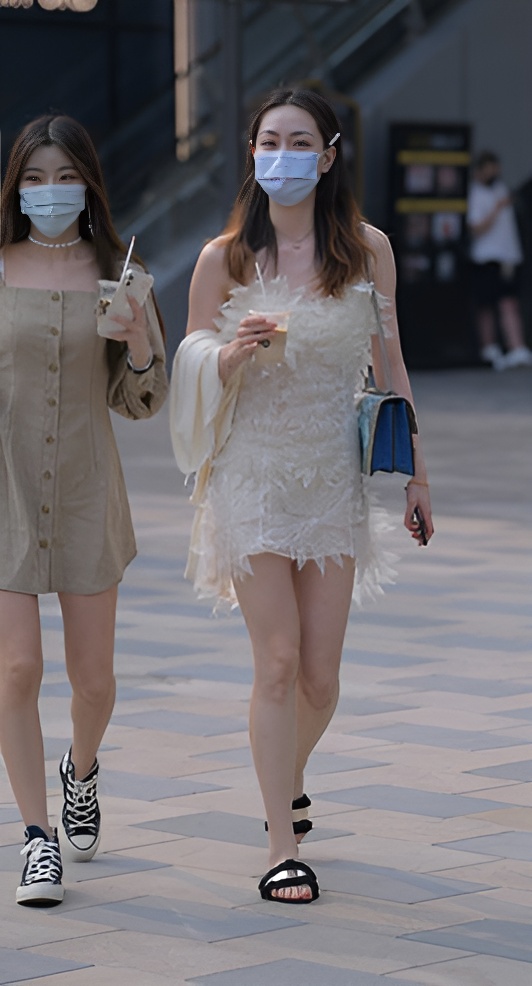 漂亮的白裙妹子(286P)[7.11G/JPG]