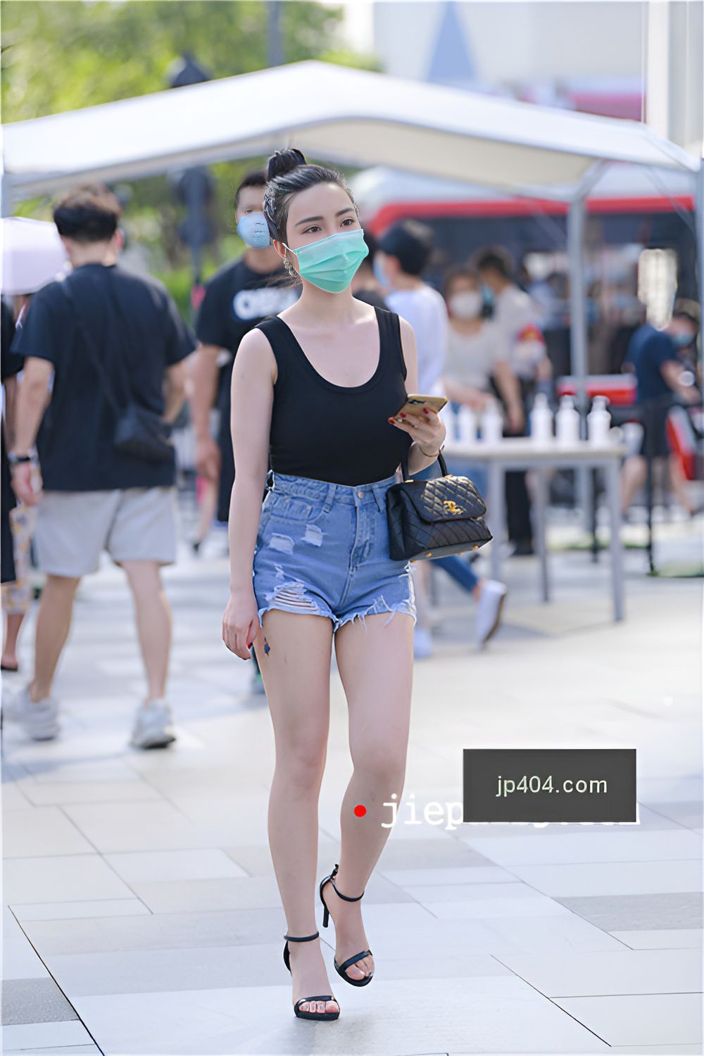 高腰热裤美女(41P)[570M/JPG]