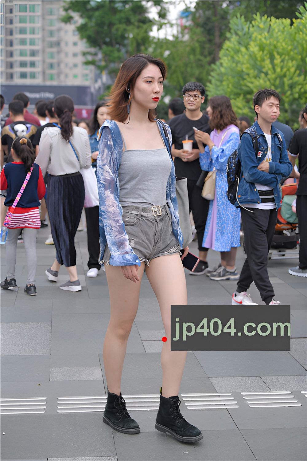 吊带美女(82P)[1.29G/JPG]