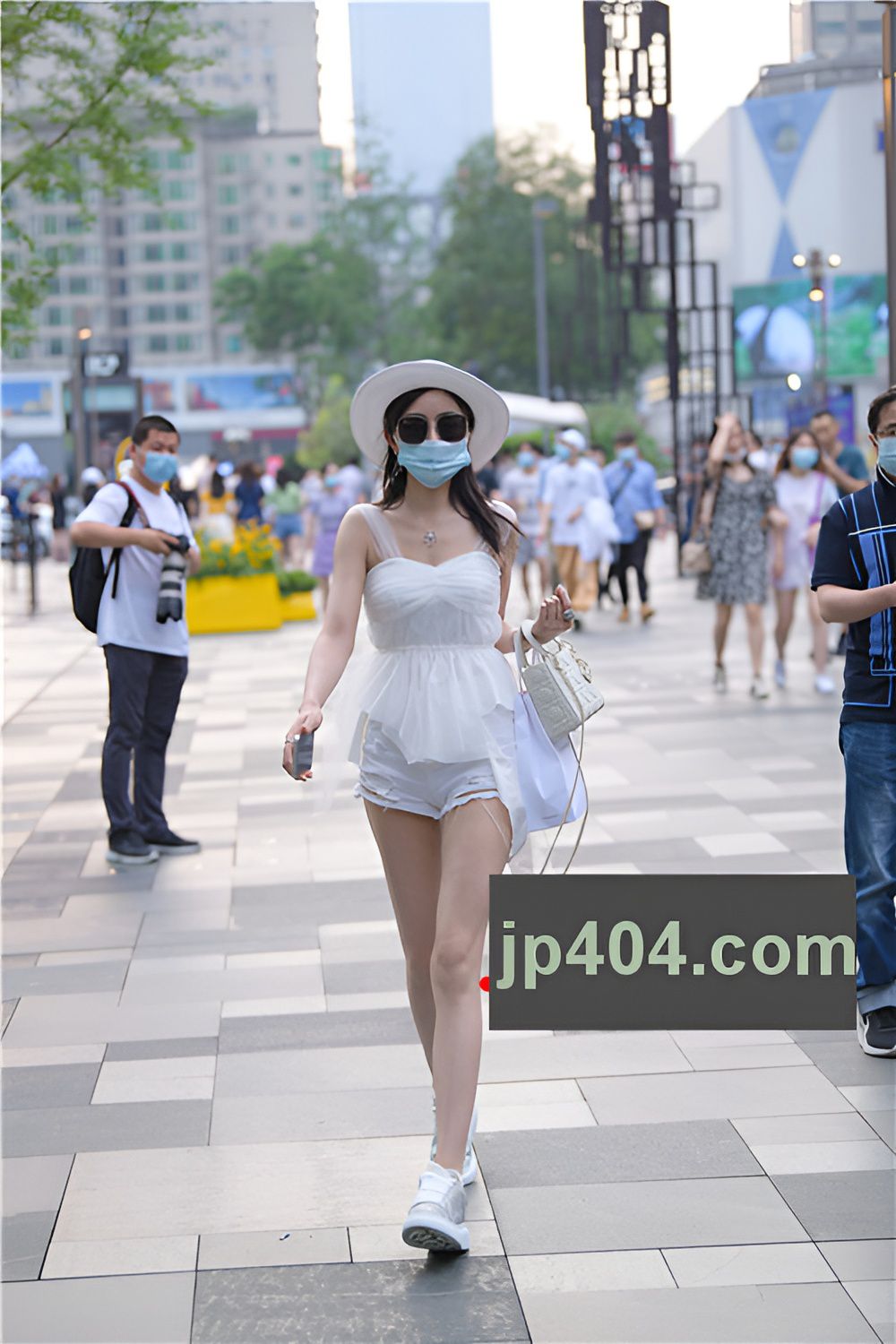 戴着帽子的墨镜小姐姐(46P)[687M/JPG]