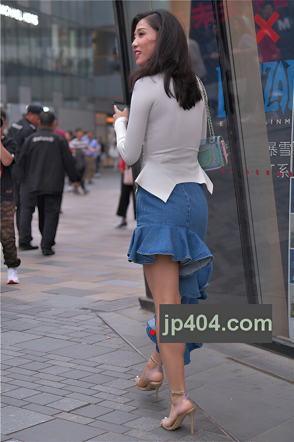 牛仔裙美女(21P)[351M/JPG]