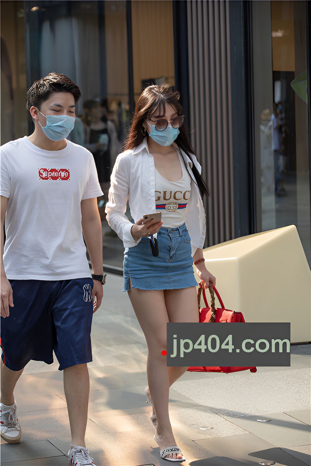 戴墨镜的妹子(47P)[926M/JPG]