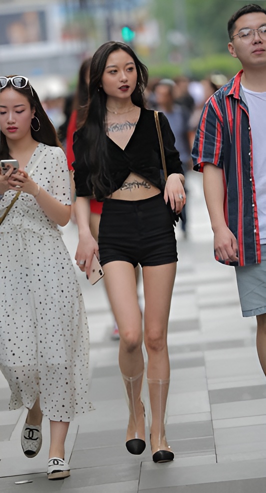 纹身小姐姐(19P)[160M/JPG]