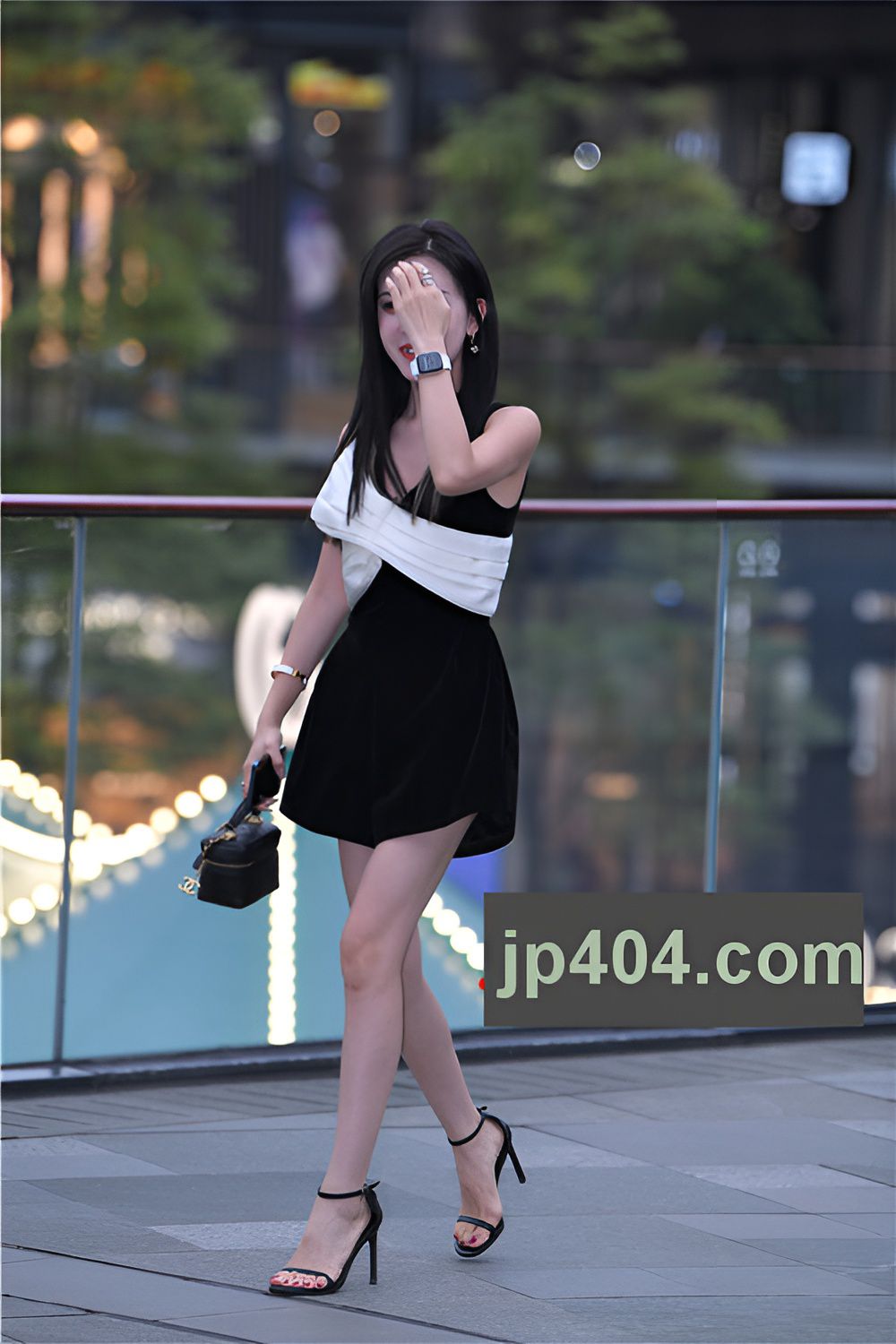 黑裙小姐姐【套图+视频】