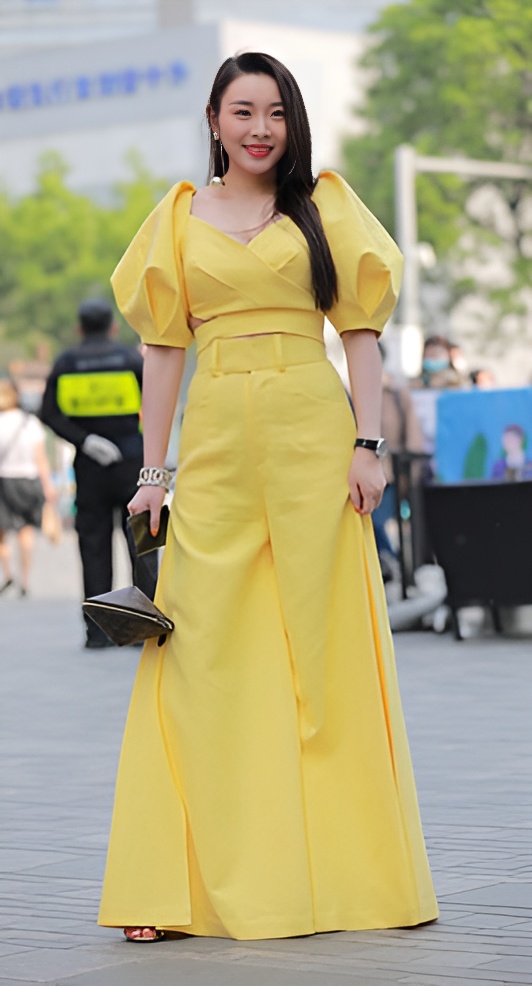 （视频+套图）漂亮的黄衣小姐姐(176P)[6.24G/MP4]