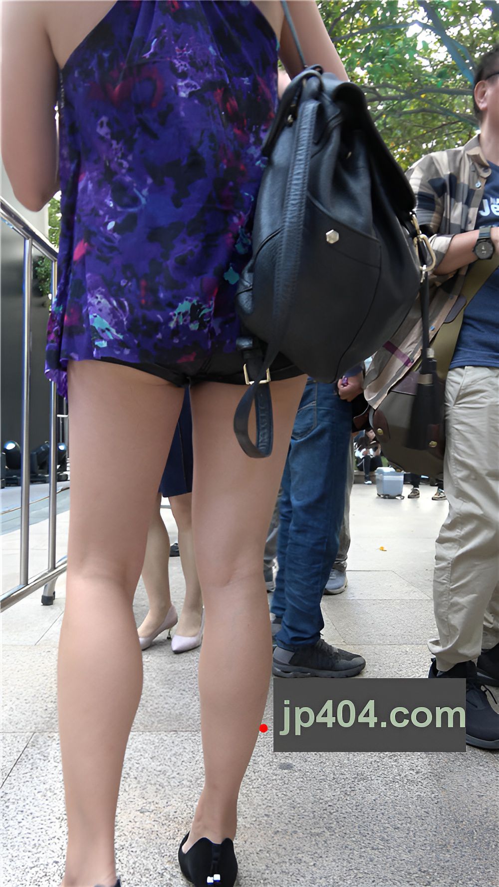 黑色短裤妹子[1.46G/MP4]