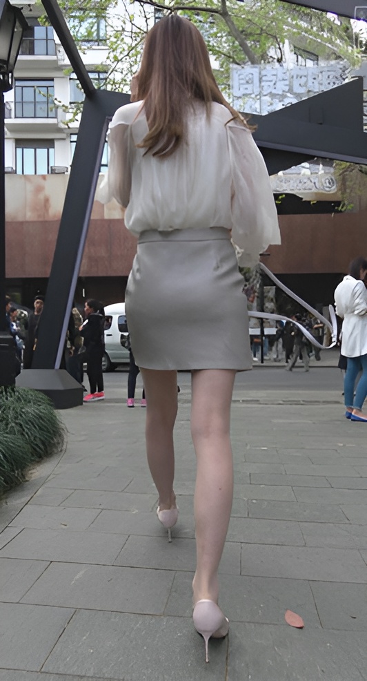 包屯皮裙美女[927M/MP4]