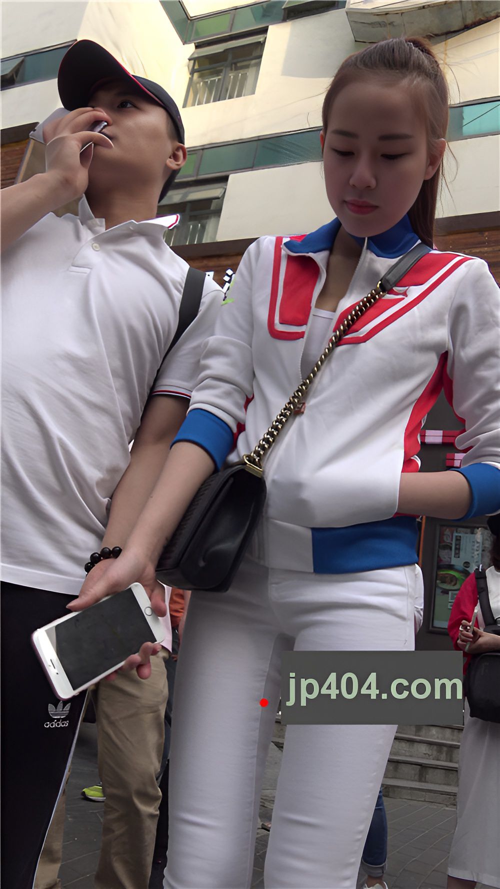 白裤小姐姐[2.09G/MP4]