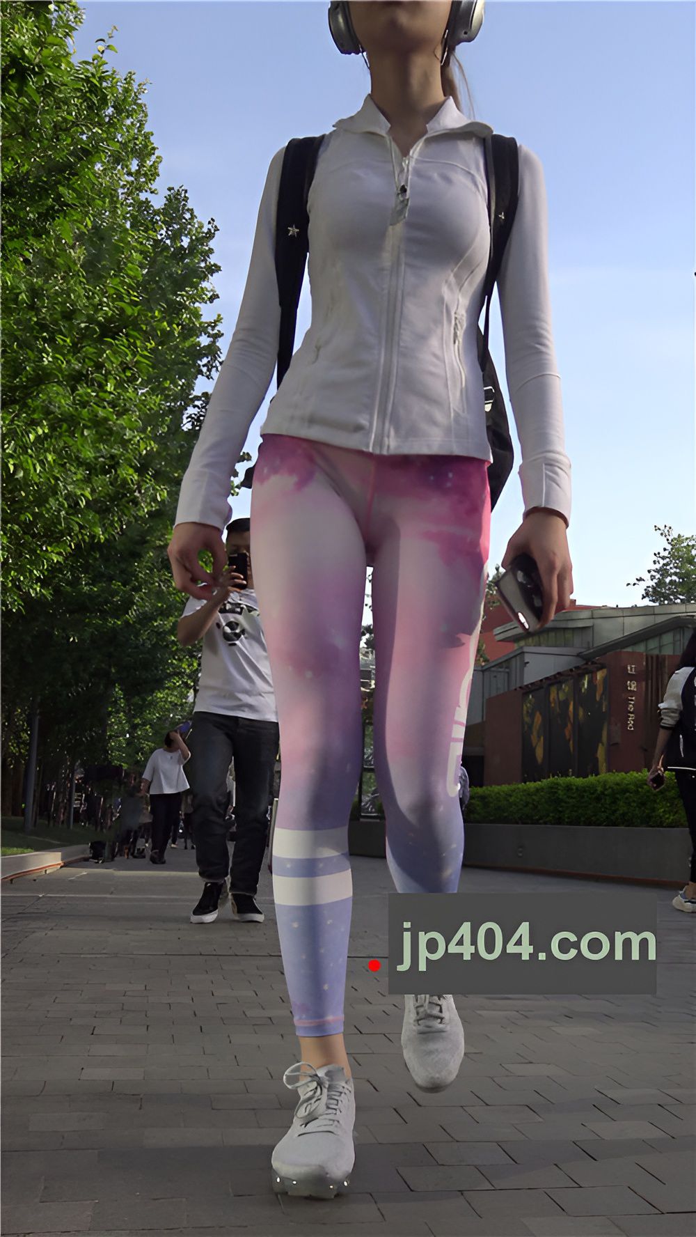 紧身裤美女[543M/MP4]