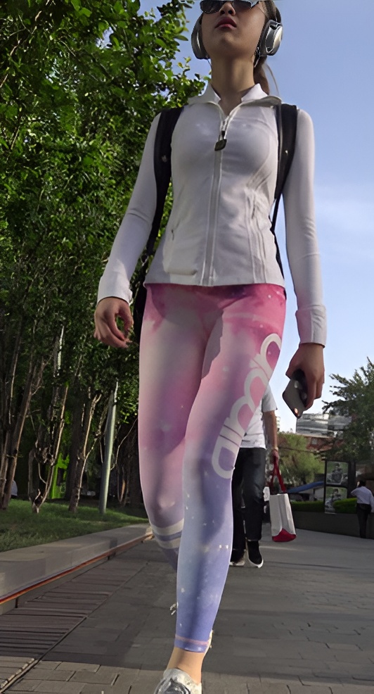 紧身裤美女[543M/MP4]