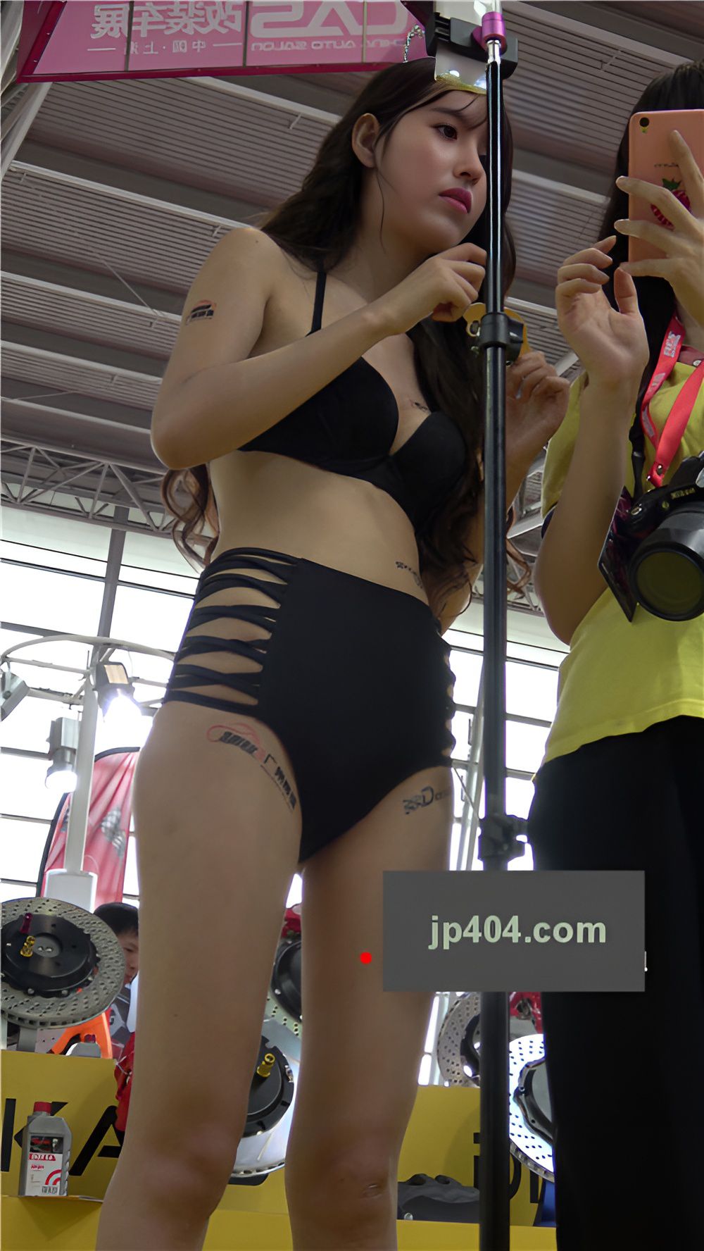 性感的长腿比基尼车模小姐姐[5.95G/MP4]