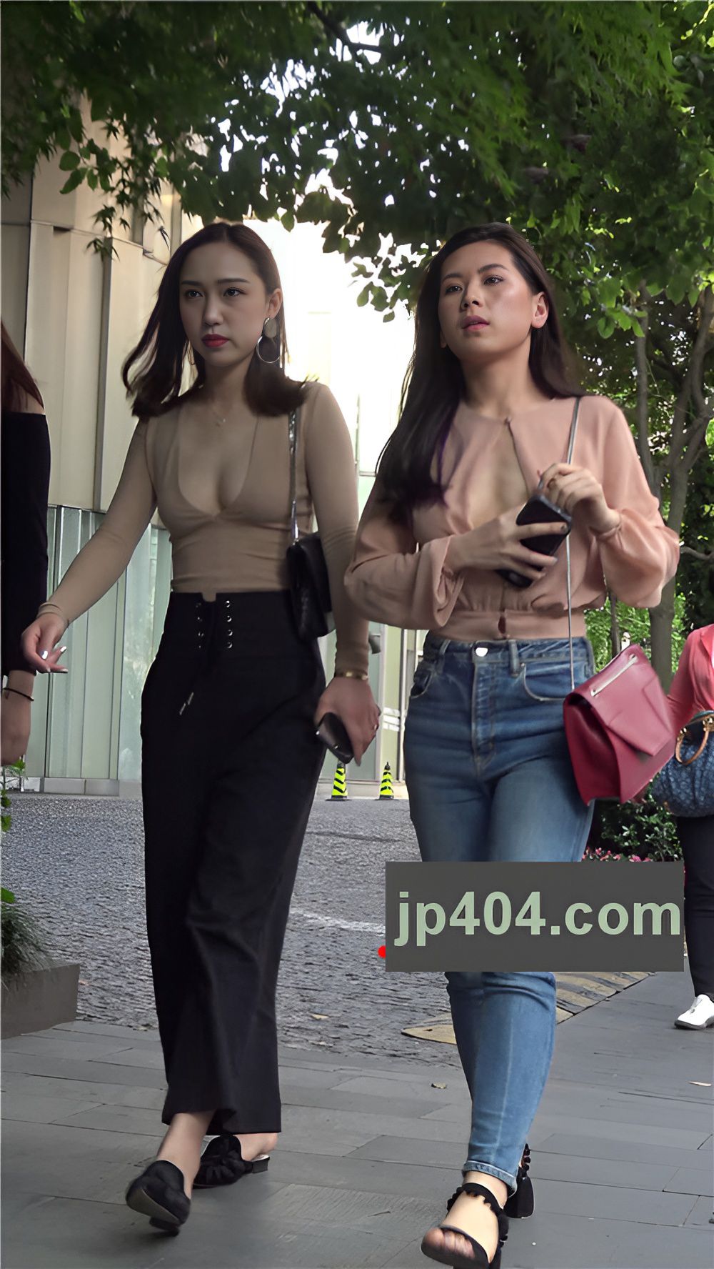 漂亮又性感的小姐姐[2.29G/MP4]